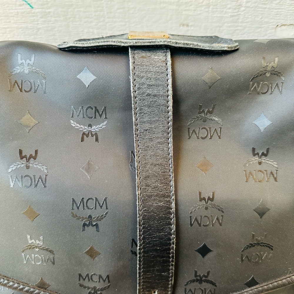 MCM Viseto 35cm Black Messenger Saddle Bag with COA. Made in Germany. - Picture 7 of 17